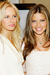 2006 05 10 - Victoria's Secret models promote VS fragrance at Victoria's Secret Herald Square in N (2006) 2006 05 10 - Victoria's Secret models promote VS fragrance at Victoria's Secret Herald Square in N (2006)