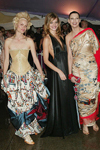 2004 04 26 - Met Gala - Dangerous Liaisons -Fashion and Furniture in the 18th Century (2004)