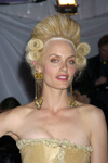 2004 04 26 - Met Gala - Dangerous Liaisons -Fashion and Furniture in the 18th Century (2004)