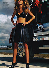 Vogue (USA-March 2001)