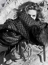 Elle (USA-October 2022)