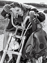 Elle (USA-October 2022)