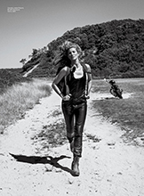Elle (USA-October 2022)