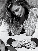 Elle (USA-October 2022)