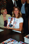 2001 12 11 - Fashion for America promoting Vogue magazine in NYC (2001)