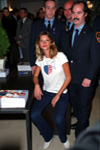 2001 12 11 - Fashion for America promoting Vogue magazine in NYC (2001)