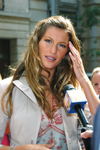 2004 06 17 Interview after leaving Regis Kelly Show (2004) 2004 06 17 Interview after leaving Regis Kelly Show (2004)