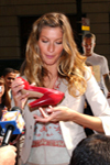 2004 06 17 Interview after leaving Regis Kelly Show (2004) 2004 06 17 Interview after leaving Regis Kelly Show (2004)