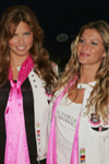 2006 11 14 - Victoria's Secret models landing at Stewart International Airport before boarding for L (2006) 2006 11 14 - Victoria's Secret models landing at Stewart International Airport before boarding for L (2006)