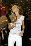 2009 02 22 - Gisele & Pantene in Rio Carnival (2009)
