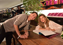 2015 11 06 - Gisele Book launch - The Boys fans in Sao Paulo, Brazil (2015) 2015 11 06 - Gisele Book launch - The Boys fans in Sao Paulo, Brazil (2015)