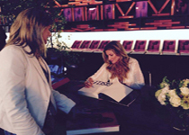 2015 11 06 - Gisele Book launch - The Girls fans in Sao Paulo, Brazil (2015) 2015 11 06 - Gisele Book launch - The Girls fans in Sao Paulo, Brazil (2015)