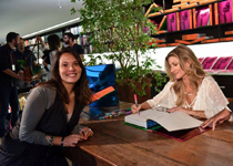 2015 11 06 - Gisele Book launch - The Girls fans in Sao Paulo, Brazil (2015) 2015 11 06 - Gisele Book launch - The Girls fans in Sao Paulo, Brazil (2015)