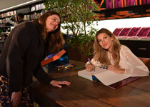 2015 11 06 - Gisele Book launch - The Girls fans in Sao Paulo, Brazil (2015) 2015 11 06 - Gisele Book launch - The Girls fans in Sao Paulo, Brazil (2015)