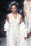 Chloe (-1994)