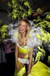 2002 11 15 - Victoria's Secret backstage at the 69th Regiment Armory (2002) 2002 11 15 - Victoria's Secret backstage at the 69th Regiment Armory (2002)