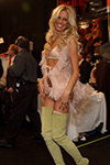 2003 11 19 - Victoria's Secret backstage at the 69th Regiment Armory in NYC (2003)