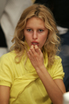 2004 - Oscar de La Renta FW backstage (2004) 2004 - Oscar de La Renta FW backstage (2004)