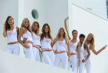 2008 11 14 - Victoria's Secret Angels on the balcony of the legendary Fontainebleau Resort in Miami (2008) 2008 11 14 - Victoria's Secret Angels on the balcony of the legendary Fontainebleau Resort in Miami (2008)