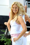 2008 11 13 - Victoria's secret in Miami (2008)