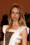 2010 05 03 - The Costume Institute Gala Benefit at Metropolitan Museum of Art in New York City (2010) 2010 05 03 - The Costume Institute Gala Benefit at Metropolitan Museum of Art in New York City (2010)