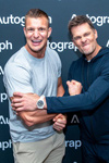 2023 03 17 - Celebrate the end of The Huddle - Autograph.io (2023) 2023 03 17 - Celebrate the end of The Huddle - Autograph.io (2023)